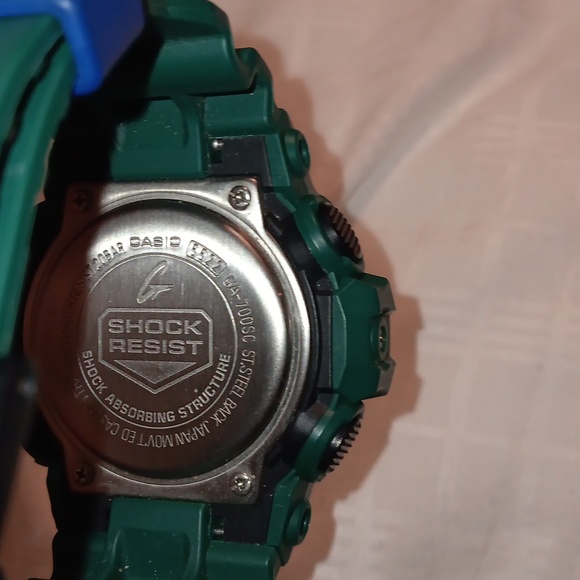 G-Shock GA-700 - Picture 3 of 4